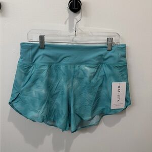 Athleta run with it 3.5 short
